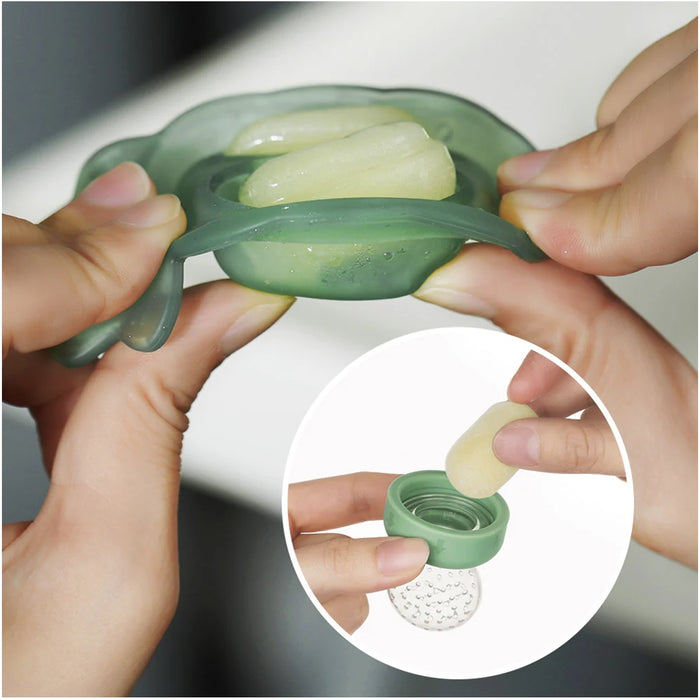 
    Alimentador Infantil de Silicone + Bandeja Haakaa Freeze-N-Feed Mini Sky Blue - Haakaa Babytunes
  