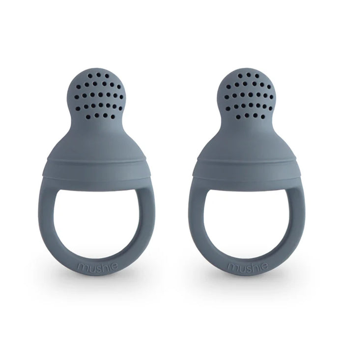 
    Alimentador Infantil de Silicone Mushie 2 Peças Tradewinds - Mushie Babytunes
  