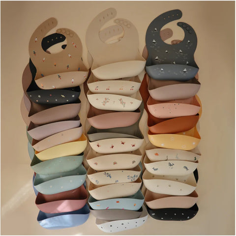 Babador De Silicone Infantil Mushie Butterflies