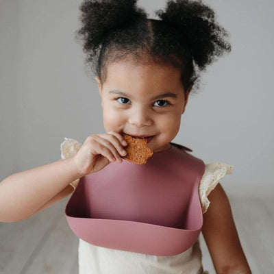 Babador De Silicone Infantil Mushie Woodchuck - Design Ajustável