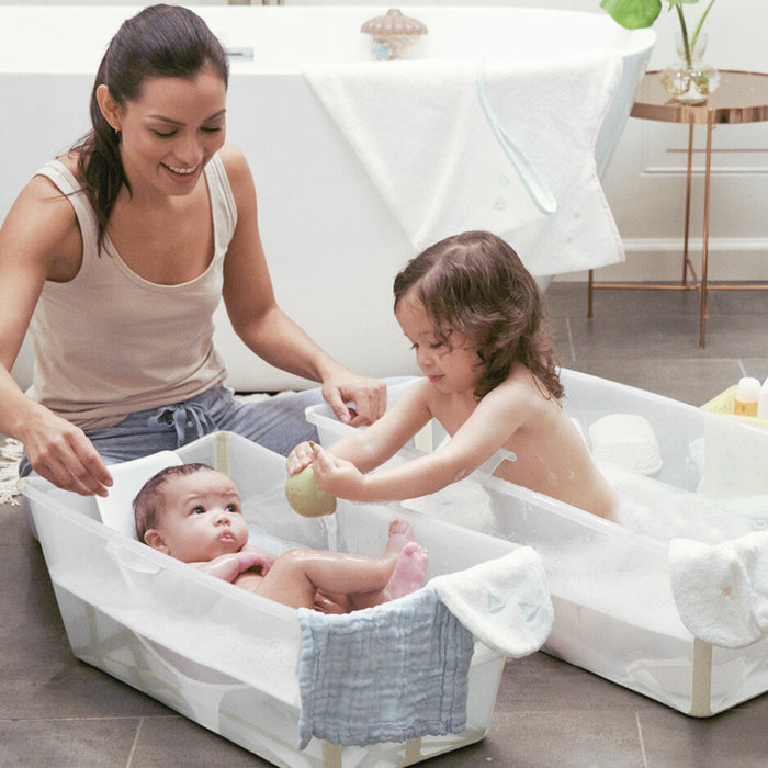 
    Banheira Flexível Stokke Transparente Areia Bege - Stokke Babytunes
  