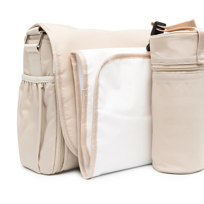 
    Bolsa Maternidade Emporio Armani
  