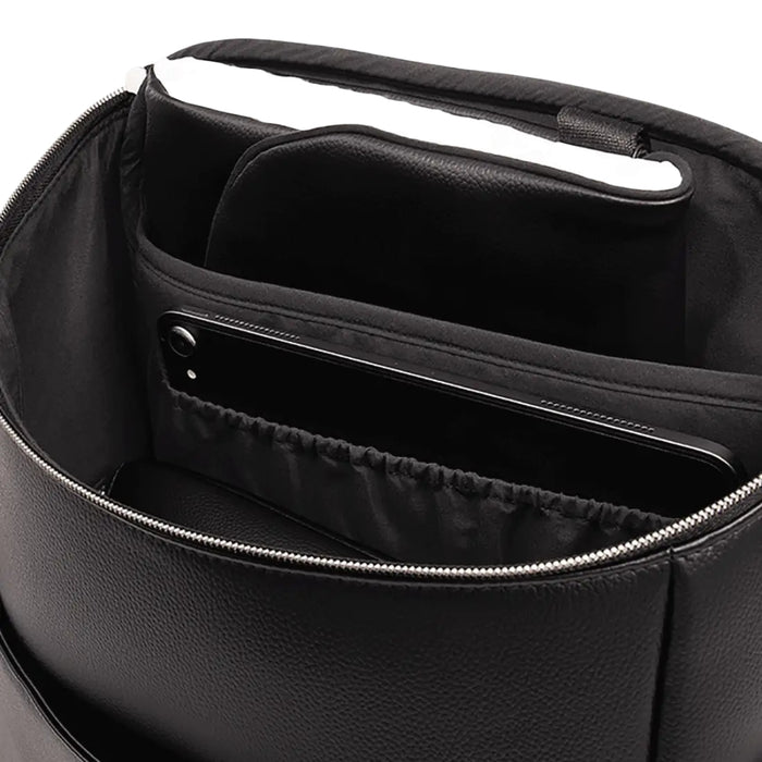 
    Bolsa Maternidade Nuna Essential Bag BMW Preto Element - BR
  