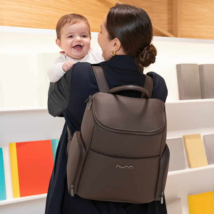 
    Bolsa Maternidade Nuna Essential Bag Cacau Nobre Cocoa - Nuna Babytunes
  