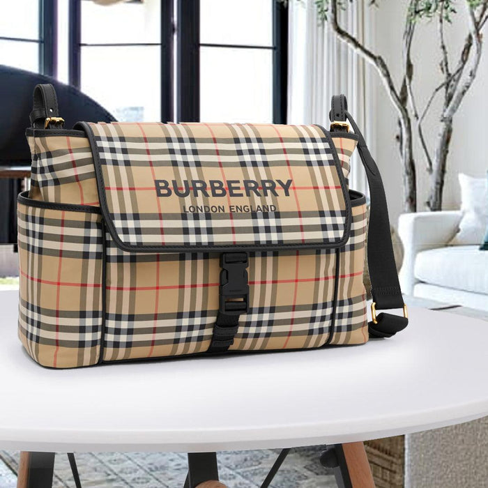 
    Bolsa de Fraldas Vintage Burberry - Burberry Babytunes
  