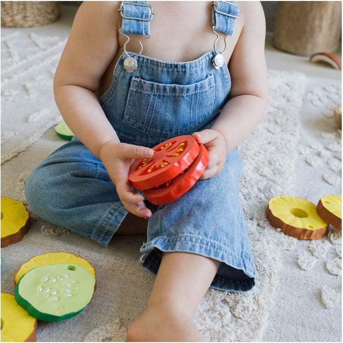 
    Brinquedo De Banho E Mordedor Oli & Carol Tomate - Oli & Carol Babytunes
  