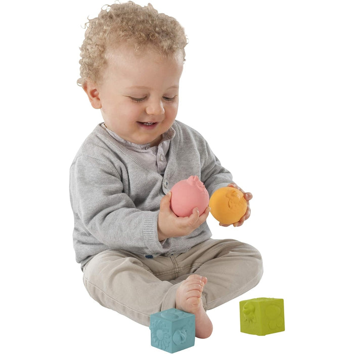 
    Brinquedo Sensorial Girafa Sophie So Pure com Bolas e Cubos
  