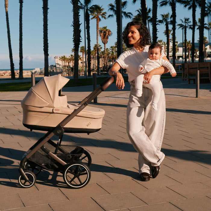 
    Carrinho De Bebê Cybex Balios S Lux Stone Grey (Silver Frame)
  
