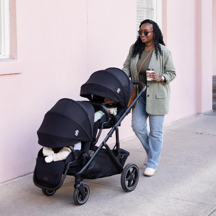 
    Carrinho De Bebê Joie Versiti Sandstone - Joie Babytunes
  
