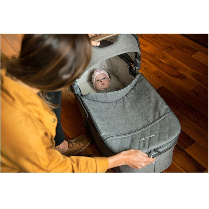 
    Carrinho De Bebê + Moisés Nuna Demi Grow Cinza Threaded - Nuna Babytunes
  