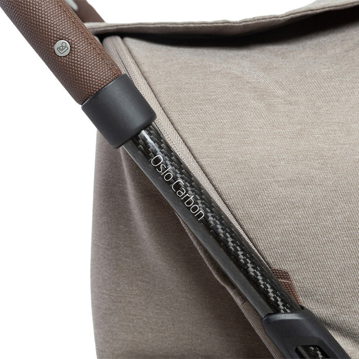 
    Carrinho de Bebê Maxi-Cosi Oslo Carbon Twillic Truffle
  
