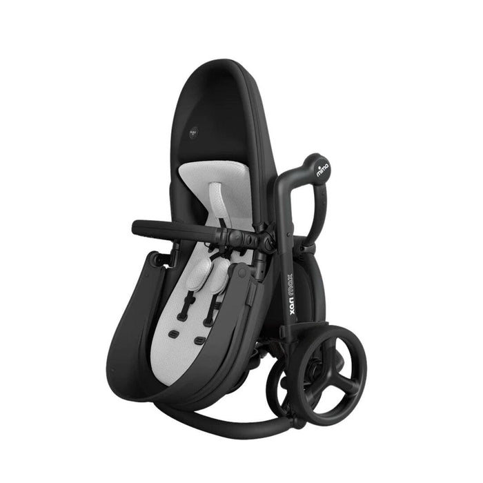 
    Carrinho de Bebê Mima Xari Max Preto Com Estrutura Preta e Assento Branco - Mima Babytunes
  