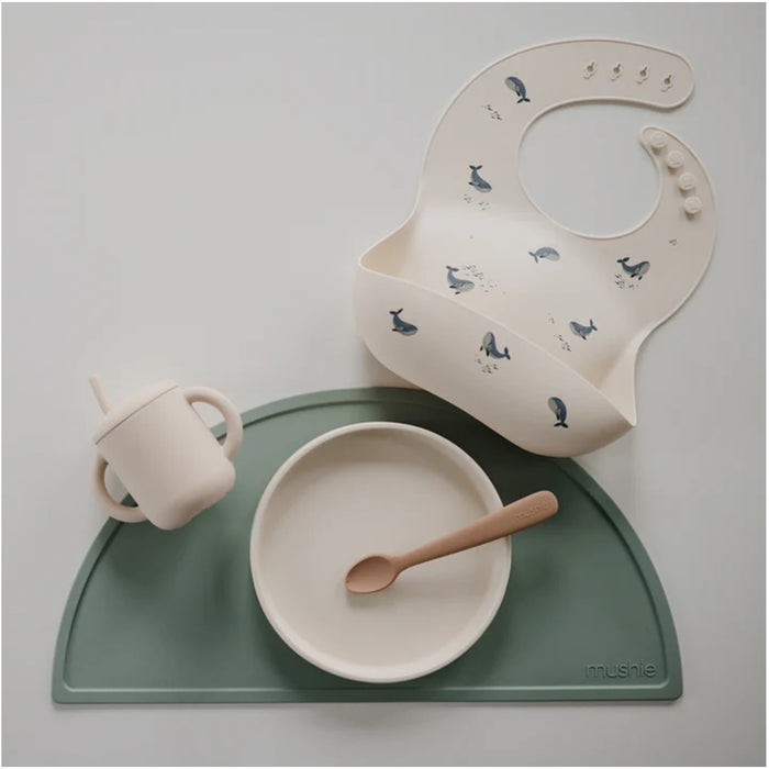 
    Copo Infantil Mushie Com Alças e Canudo Ivory - Mushie Babytunes
  