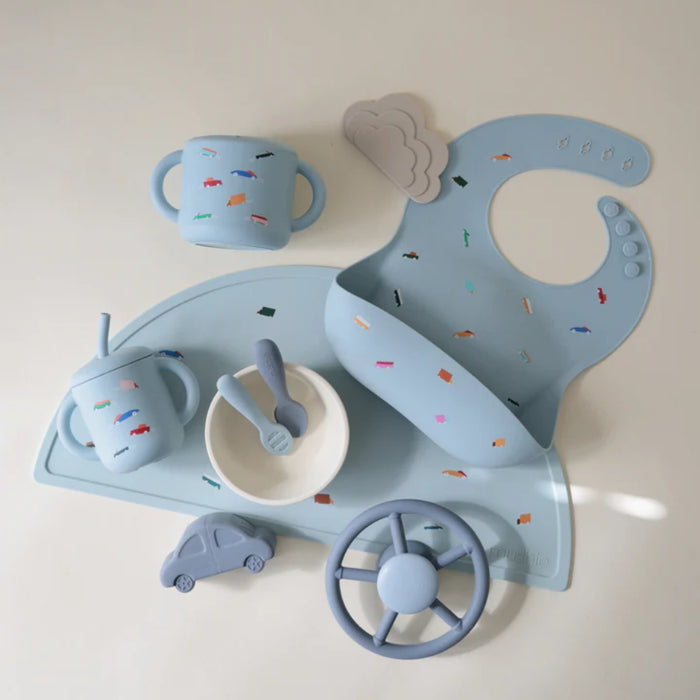 
    Copo Infantil Mushie Com Alças e Canudo Retro Cars - Mushie Babytunes
  