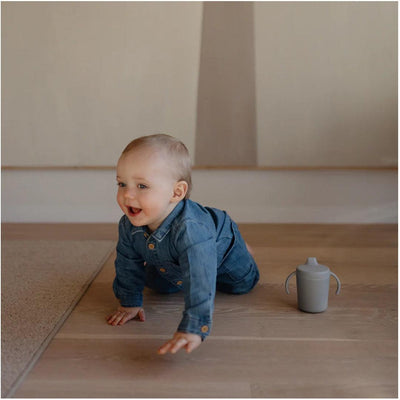 Copo de Treinamento Infantil Mushie Sippy Smoke - Seguro e sem toxinas