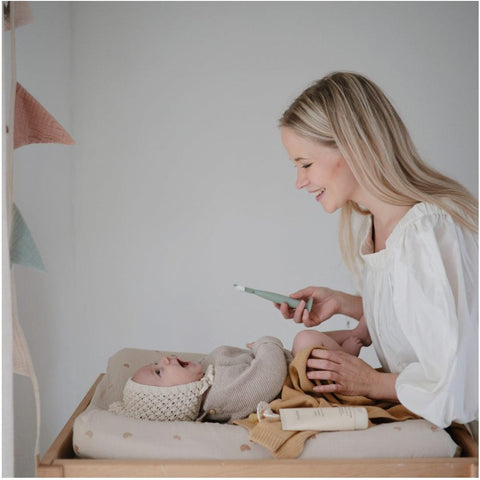 Espátula Para Aplicar Creme em Fralda Mushie Cambridge Blue - Mushie Babytunes