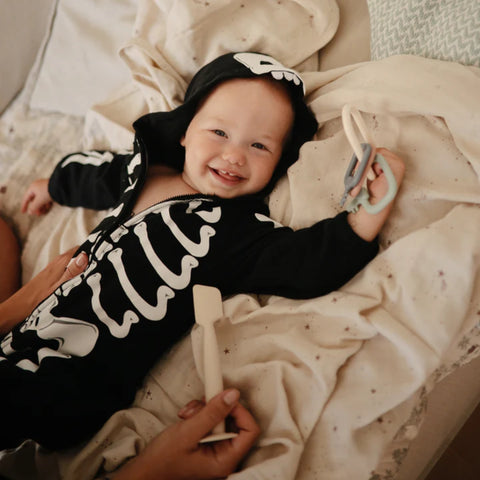 Espátula Para Aplicar Creme em Fralda Mushie Shifting Sand - Mushie Babytunes