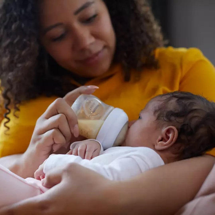 
    Kit de Mamadeiras & Acessórios Avent Pétala 17 Peças Transparente - Philips Avent Babytunes
  