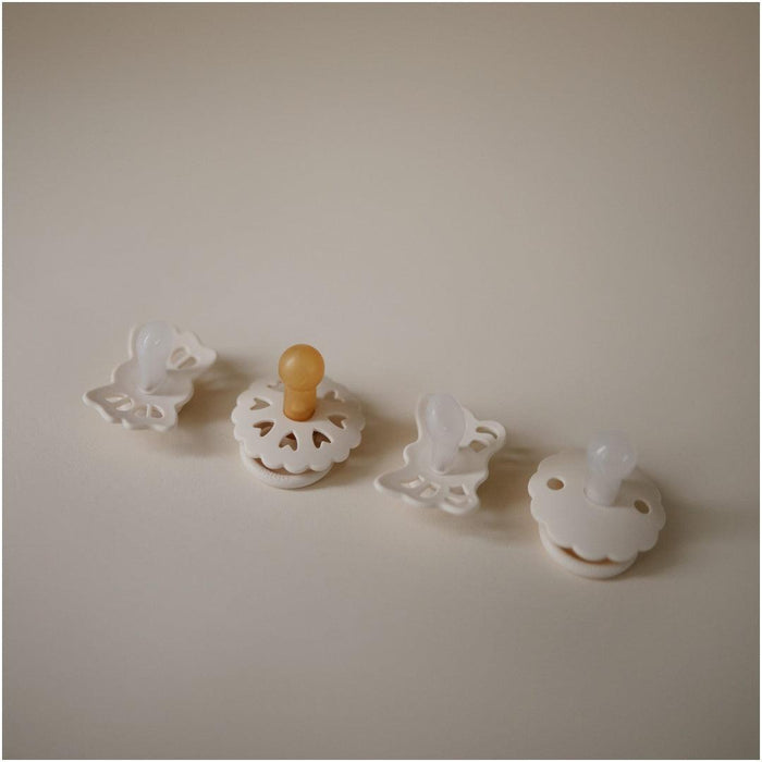 
    Kit De Chupetas Frigg Floral Heart Mushie 4 Peças 0-6M Cream - Mushie Babytunes
  