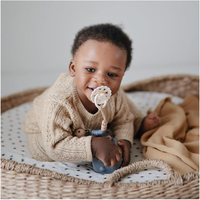 
    Kit De Chupetas Frigg Floral Heart Mushie 4 Peças 0-6M Cream - Mushie Babytunes
  
