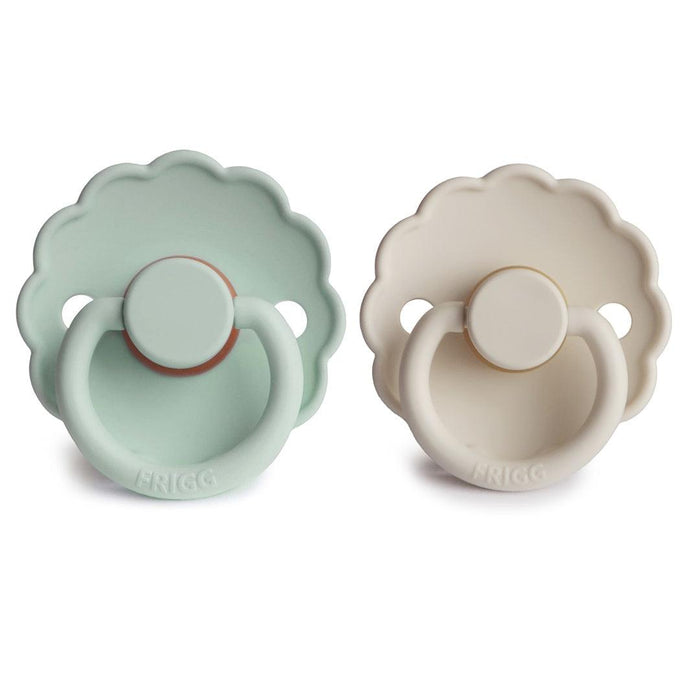 
    Kit De Chupetas Frigg Daisy Natural Mushie Seafoam E Cream - Mushie Babytunes
  