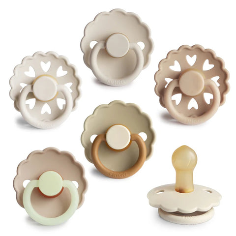 Kit De Chupetas Frigg Mushie Natural Rubber Cinnamon Charm 6 Peças