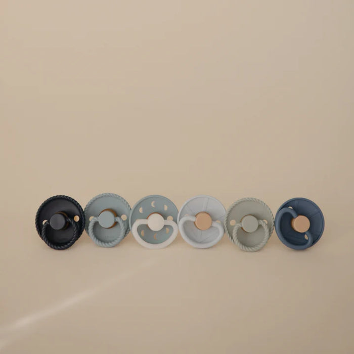 
    Kit De Chupetas Frigg Mushie Silicone Rubber Endless Sea 6 Peças
  