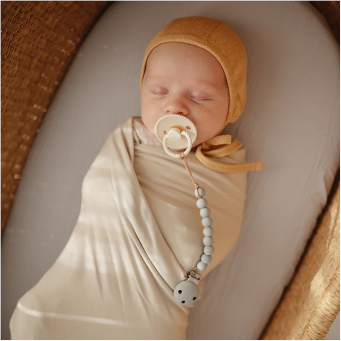 
    Kit de Chupetas Mushie Frigg Rope Natural Rubber Blush e Cream - Mushie Babytunes
  