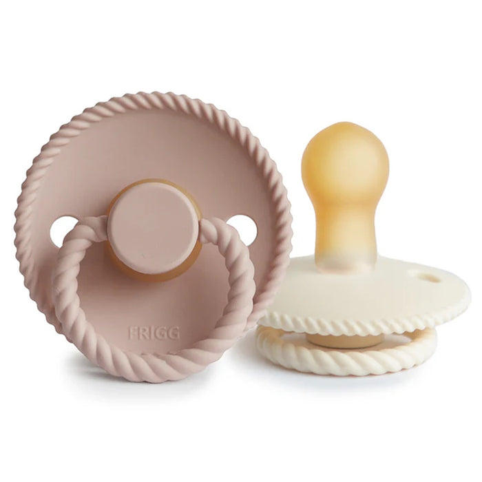 
    Kit de Chupetas Mushie Frigg Rope Natural Rubber Blush e Cream - Mushie Babytunes
  