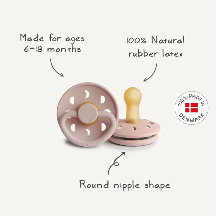 
    Kit de Chupetas Mushie Frigg Moon Natural Rubber Croissant
  