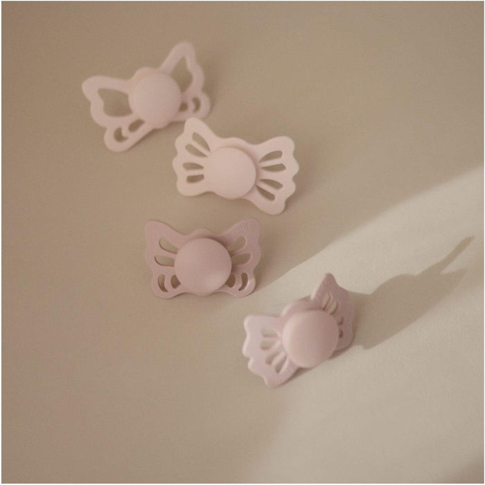 
    Kit de Chupetas Simétricas Lucky Mushie 6-18M White Lilac e Twilight Mauve - Mushie Babytunes
  