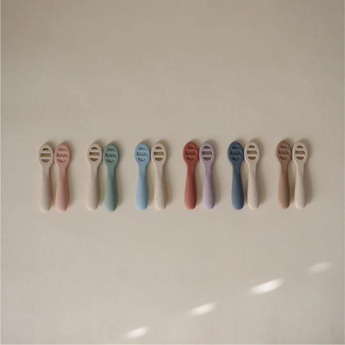 
    Kit de Colheres Iniciais Para Bebês Mushie Powder Blue e Shifting Sand
  