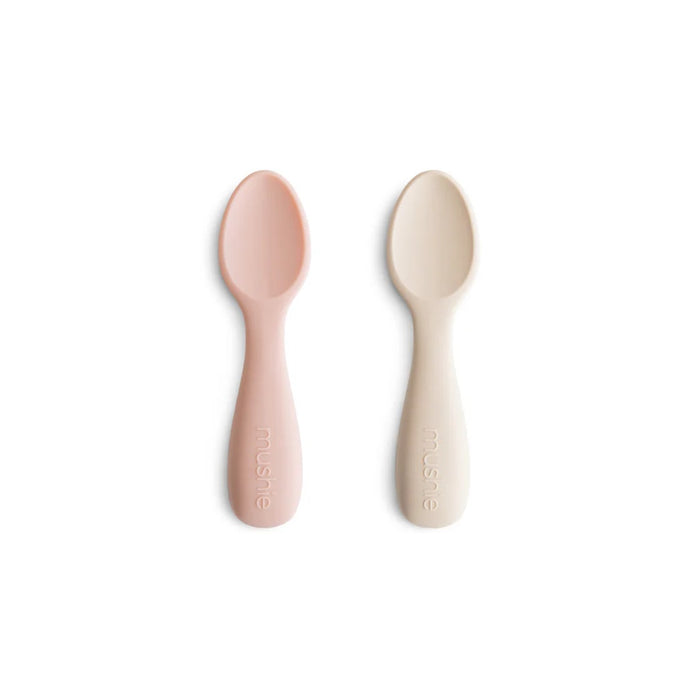 
    Kit de Colheres Para Bebês Mushie Blush e Shifting Sand - BR - Mushie Babytunes
  