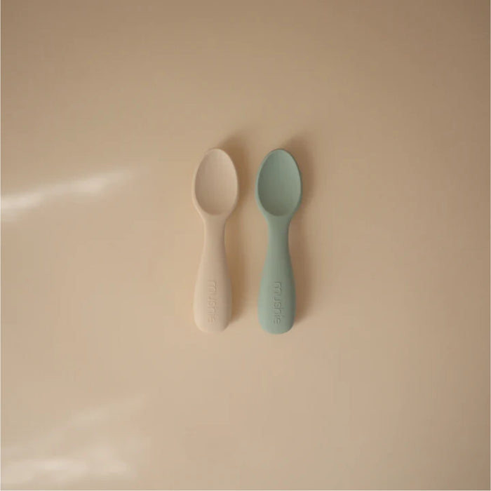 
    Kit de Colheres Para Bebês Mushie Cambridge Blue e Shifting Sand
  