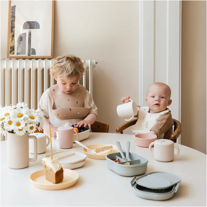 
    Kit de Talheres Infantil Mushie Powder Blue - Mushie Babytunes
  