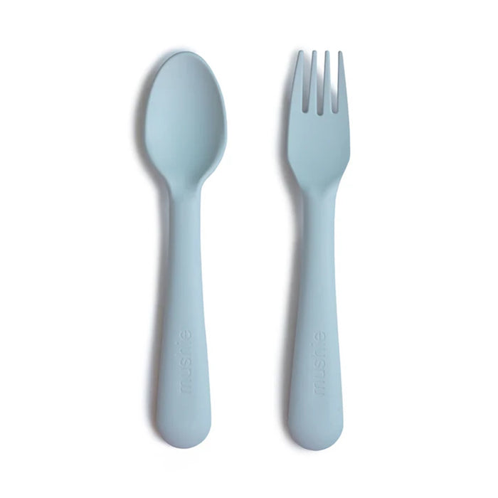 
    Kit de Talheres Infantil Mushie Powder Blue - Mushie Babytunes
  