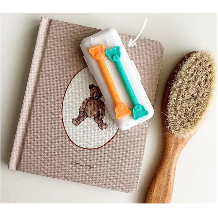
    Limpador De Nariz e Ouvido com Estojo Oogiebear 2 Unidades Orange e Seafoam - Oogiebear Babytunes
  