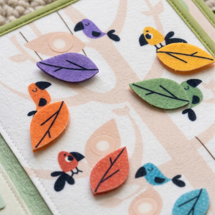 
    Livrinho Sensorial de Atividades Tiny Love Busy Book Boho Chic
  