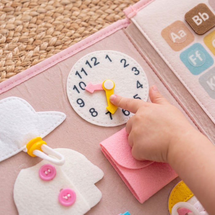 
    Livrinho Sensorial de Atividades Tiny Love Busy Book Wonderlands Collection
  