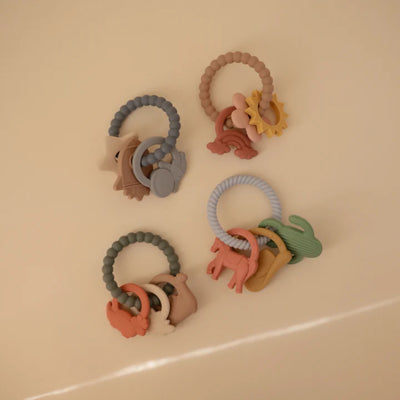 Mordedor Infantil Mushie Nature Teething Ring - Design ergonômico e leve