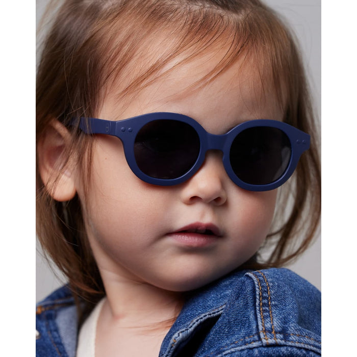
    Óculos de Sol Infantil #C com Proteção UV Izipizi 9-36M Denim Blue
  