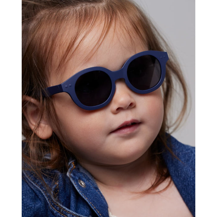 
    Óculos de Sol Infantil #C com Proteção UV Izipizi 9-36M Denim Blue
  