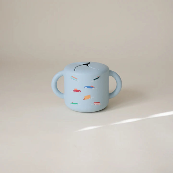 
    Porta Snack Infantil Mushie Retro Cars - Mushie Babytunes
  