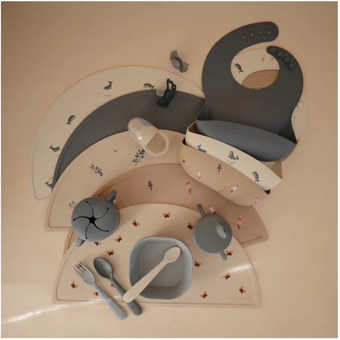 
    Porta Snack Infantil Mushie Whales - Mushie Babytunes
  