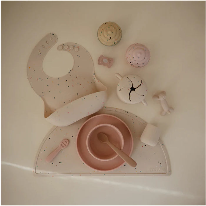 
    Prato De Sucção Infantil Clássico Mushie Blush - Mushie Babytunes
  