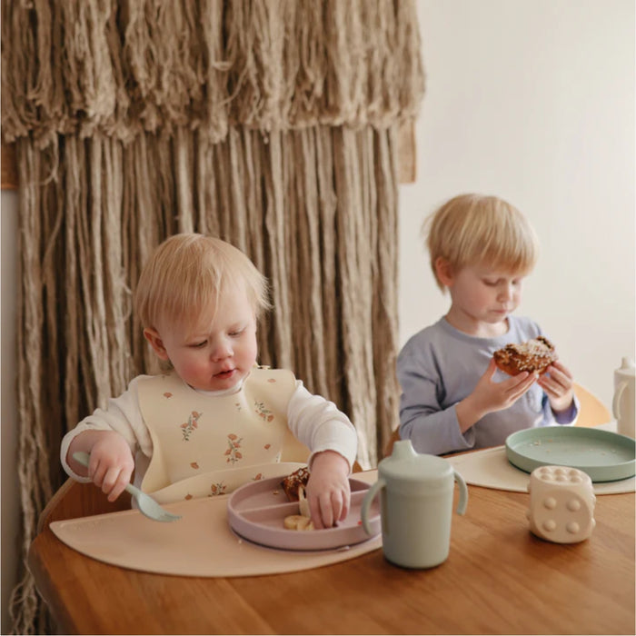 
    Prato De Sucção Infantil Clássico Mushie Soft Lilac
  
