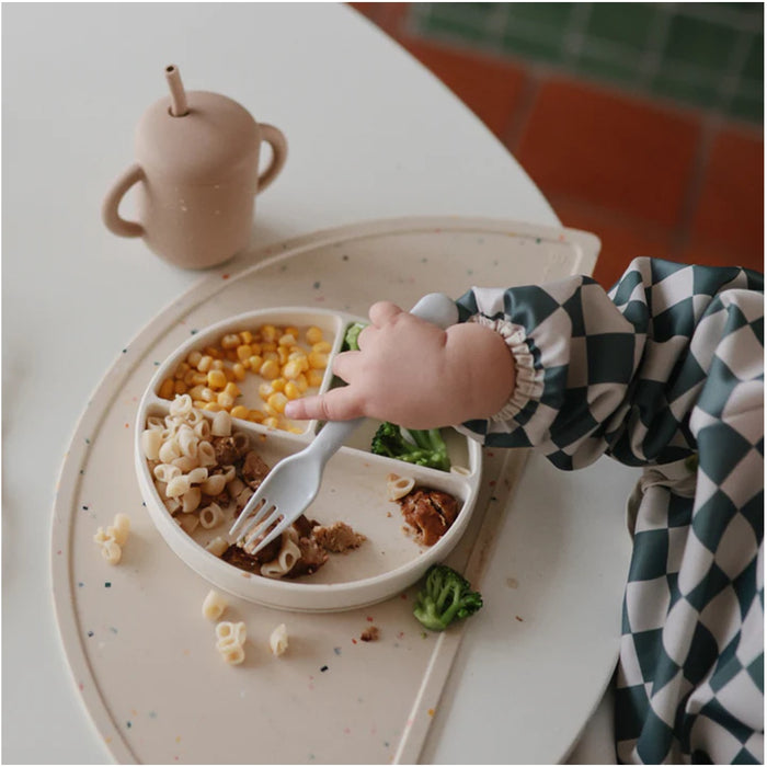 
    Prato De Sucção Infantil Mushie Shifting Sand - Mushie Babytunes
  