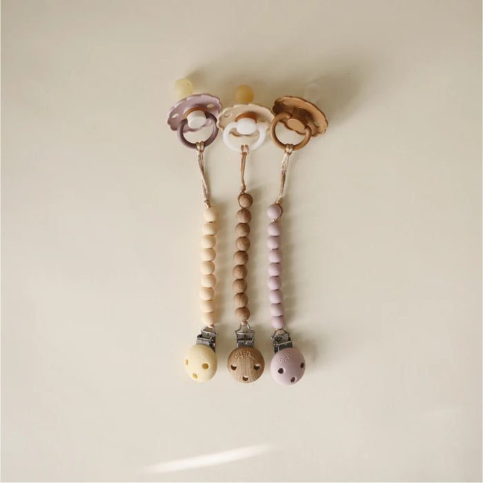 
    Prendedor De Chupeta Infantil Mushie Hera Soft Lilac
  