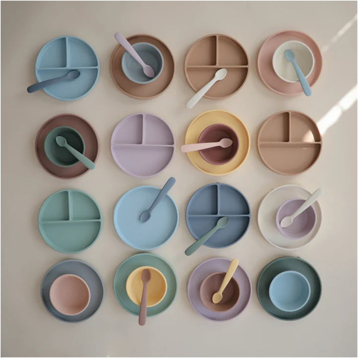 
    Tigela de Sucção Infantil Mushie Powder Blue - Mushie Babytunes
  