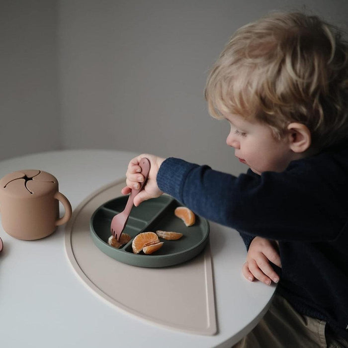 
    Prato De Sucção Infantil Mushie Dried Thyme - Mushie Babytunes
  